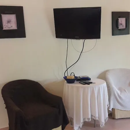 Дом отдыха Roses Лоутраки